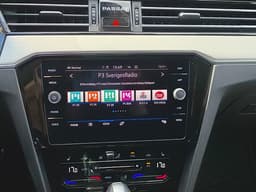 NMH12M · Volkswagen Passat Alltrack 2023 diesel-kombi förarplats interiör — Transport Bil Syd Skåne