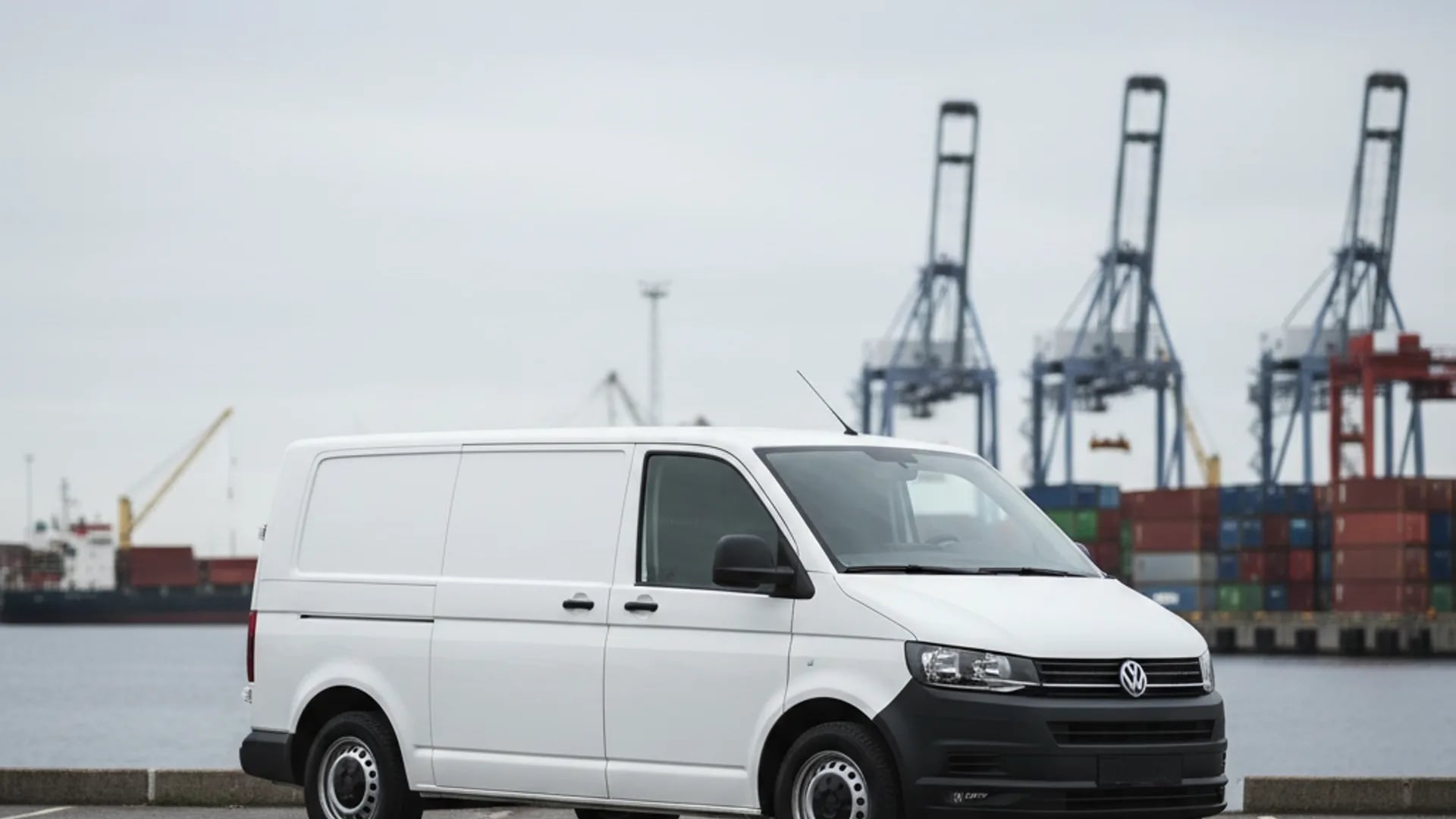 Begagnade transportbilar i Helsingborg — lokal bild från Skåne