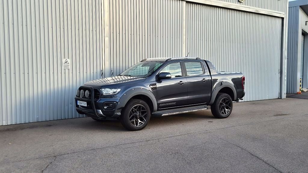 HBW90H · Ford Ranger 2020 diesel-pickup framifrån — Transport Bil Syd Skåne